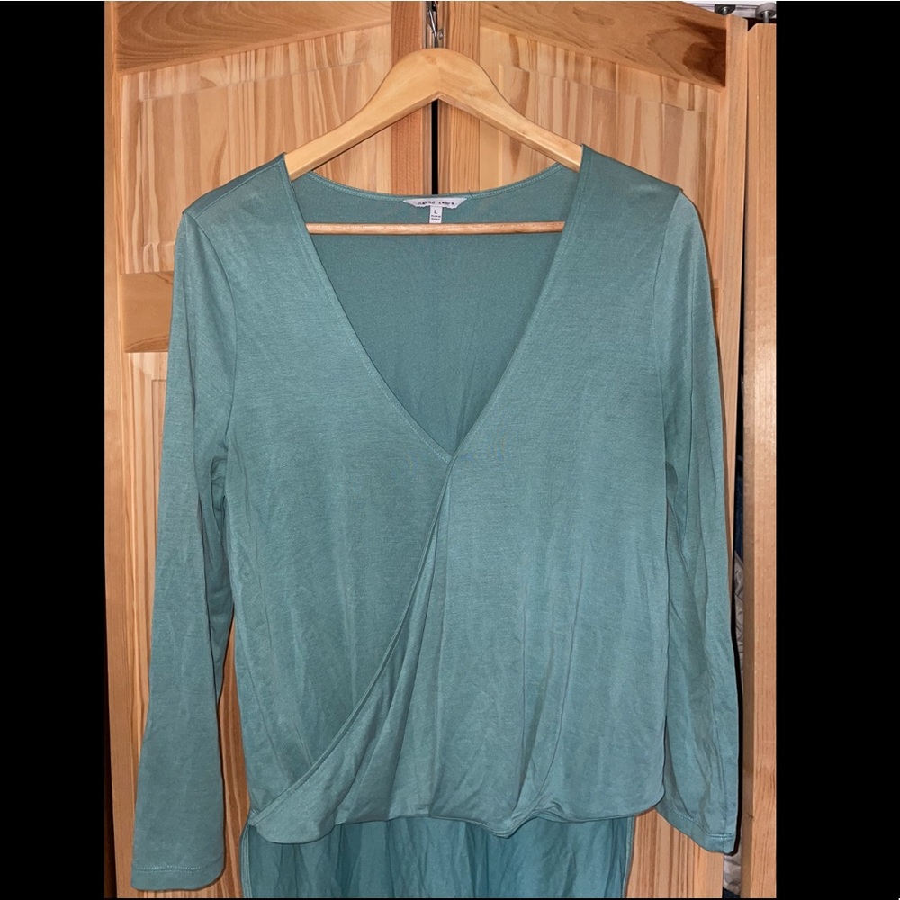 High-low long sleeve